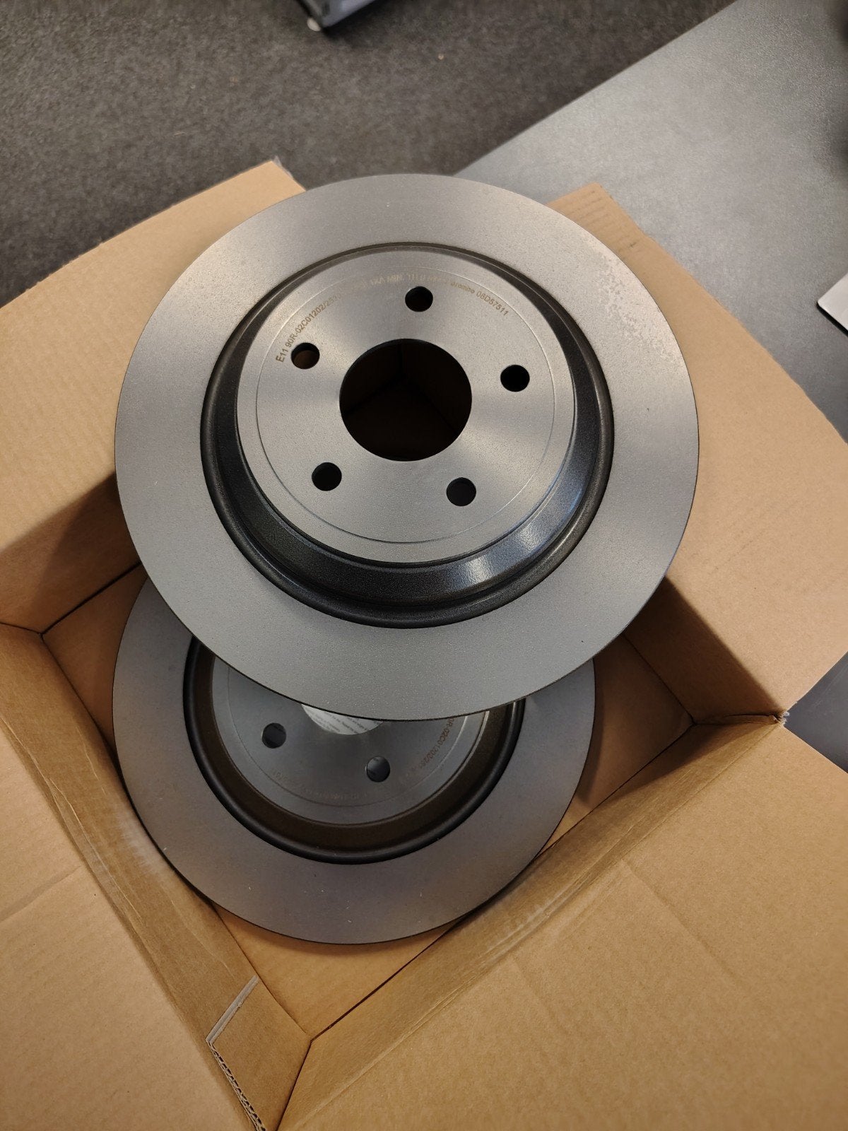Nieuwe Brembo remschijven (2x) + remblokken Ford Kuga III, Ophalen of Verzenden, Nieuw, Ford