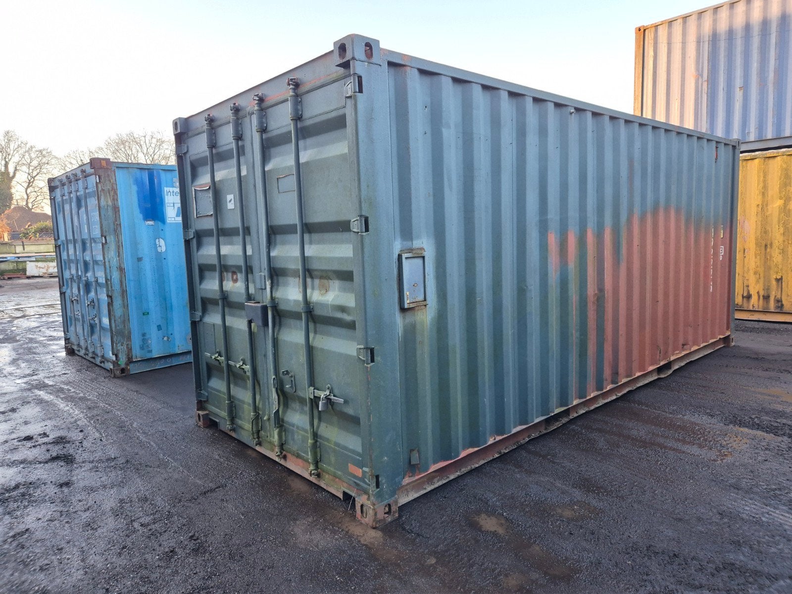 Robuuste 20ft Zeecontainer voorzien stellingen en keuken, Ophalen of Verzenden