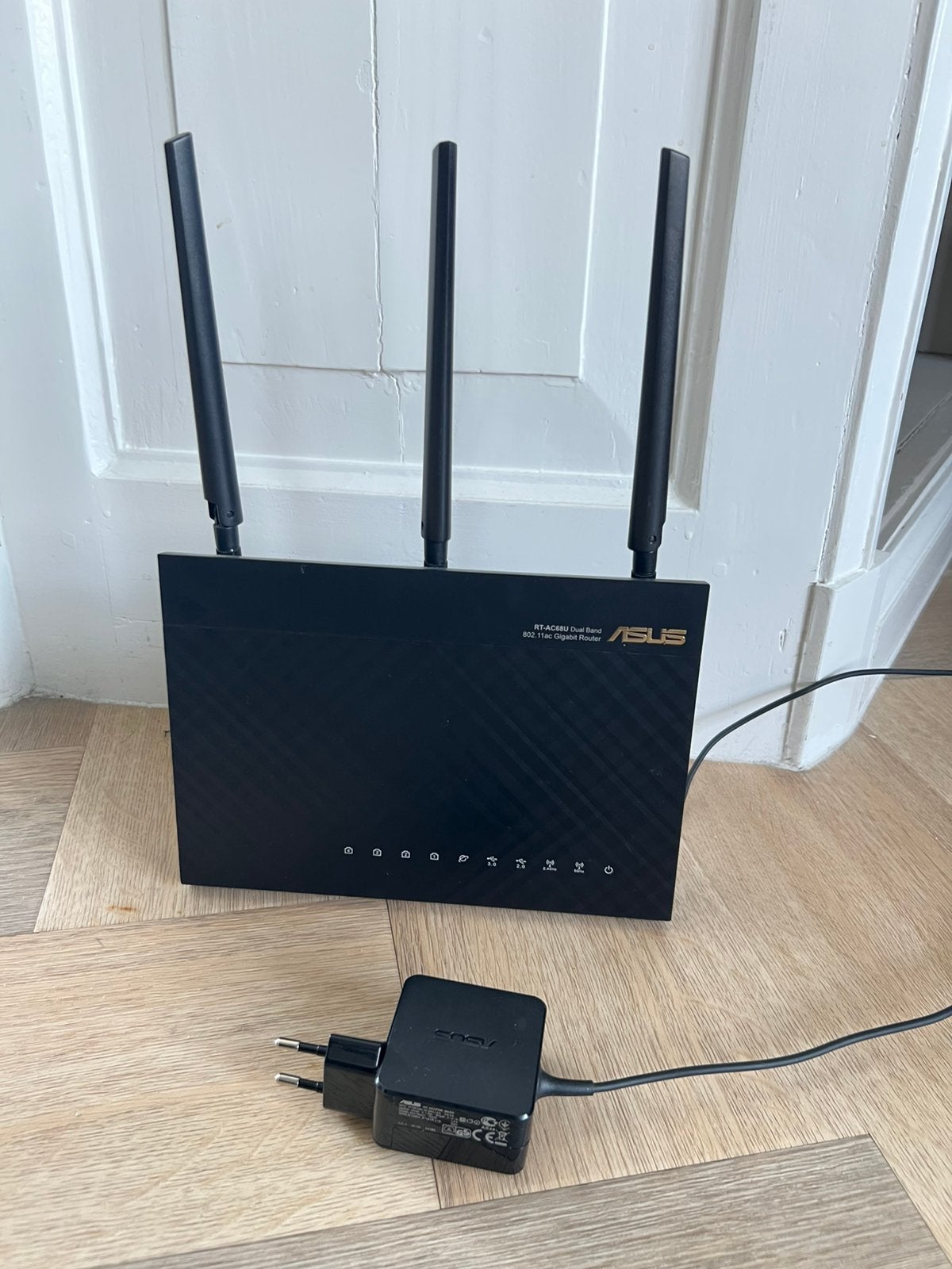 ASUS RT-AC68U (AC1900) dual-band router, Computers en Software, Ophalen of Verzenden, Gebruikt, Router