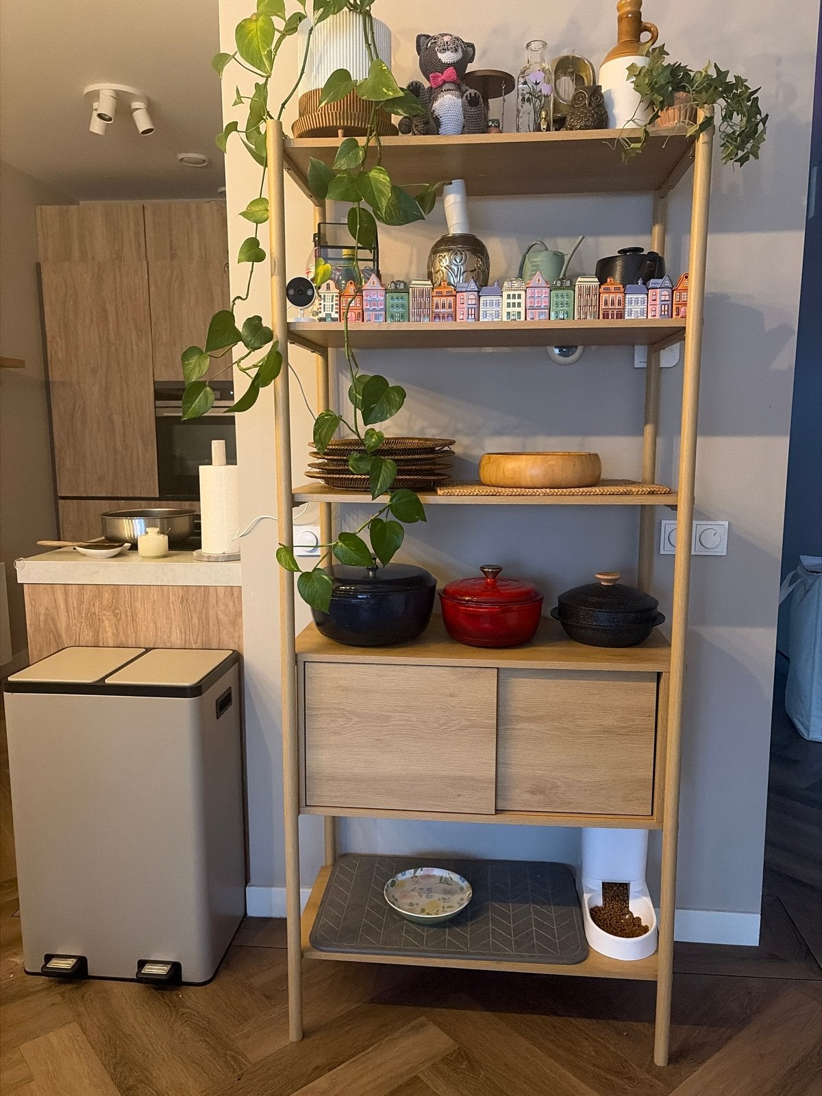 Jysk- Zo goed als nieuwe houten kast, Ophalen, 50 tot 100 cm, Zo goed als nieuw, 150 tot 200 cm
