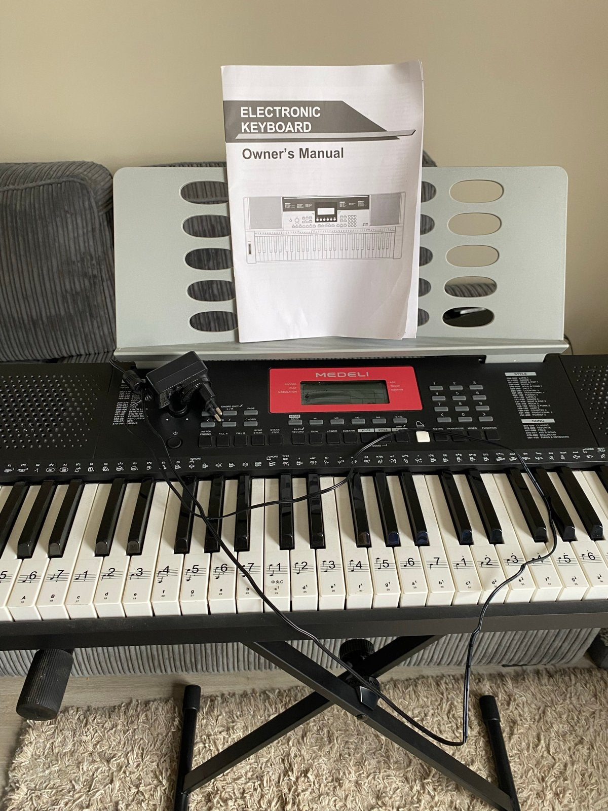 Medeli M211L Elektronisch Keyboard met Standaard, Muziek en Instrumenten, Keyboards, Ophalen, 61 toetsen, Zo goed als nieuw, Medeli