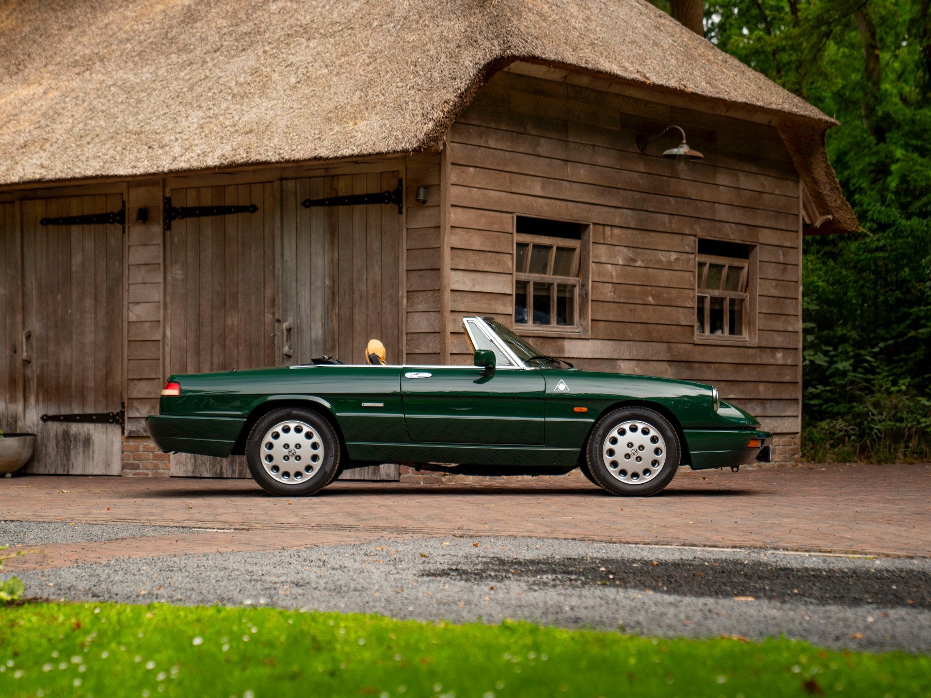 Alfa Romeo Spider 2.0 (bj 1992), Auto's, Oldtimers, Bedrijf, Te koop, Elektrische ramen, Lichtmetalen velgen, Open dak, Alfa Romeo