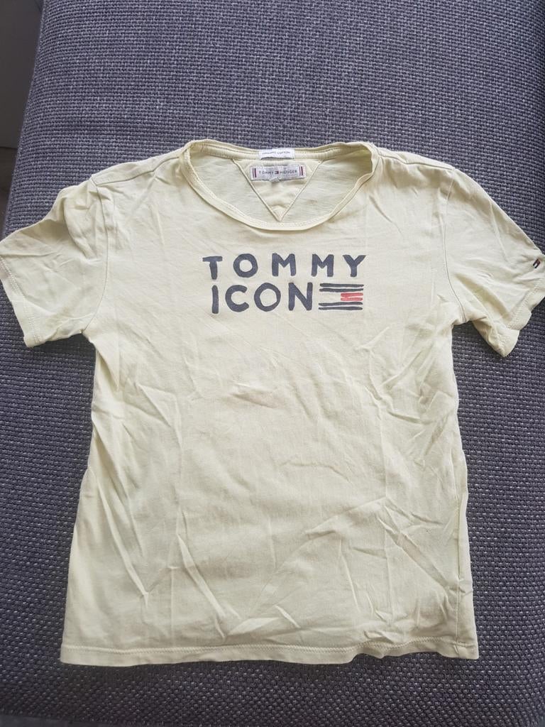 Tommy Hilfiger T-shirt maat 128 Koopje geel 💫, Jongen of Meisje, Ophalen of Verzenden, Shirt of Longsleeve, Tommy Hilfiger