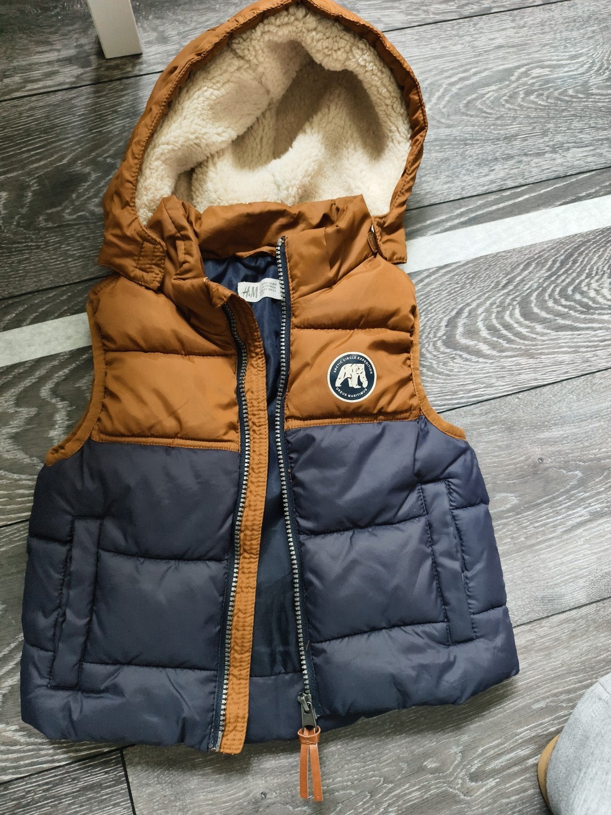 bodywarmer met afneembare capuchon maat 98/104, Ophalen of Verzenden, Zo goed als nieuw, Jas