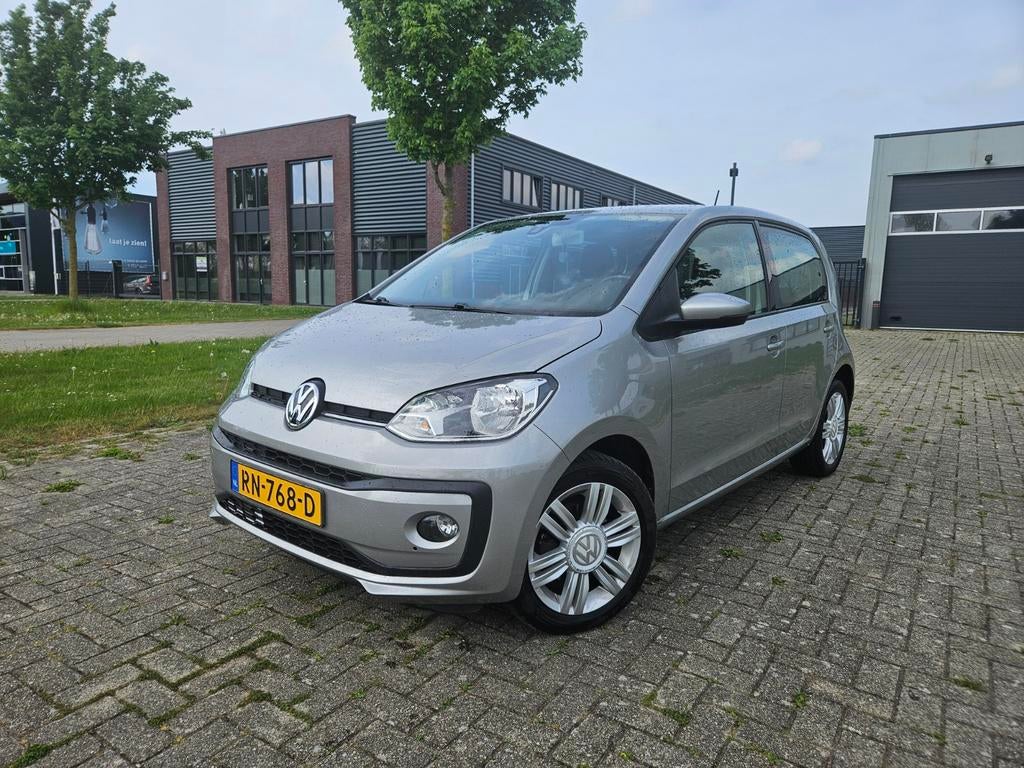 Volkswagen up! 1.0 MBT | HIGHLINE |  NW APK | CLIMA | CRUISE, Auto's, Voorwielaandrijving, Stof, 4 stoelen, 24 km/l