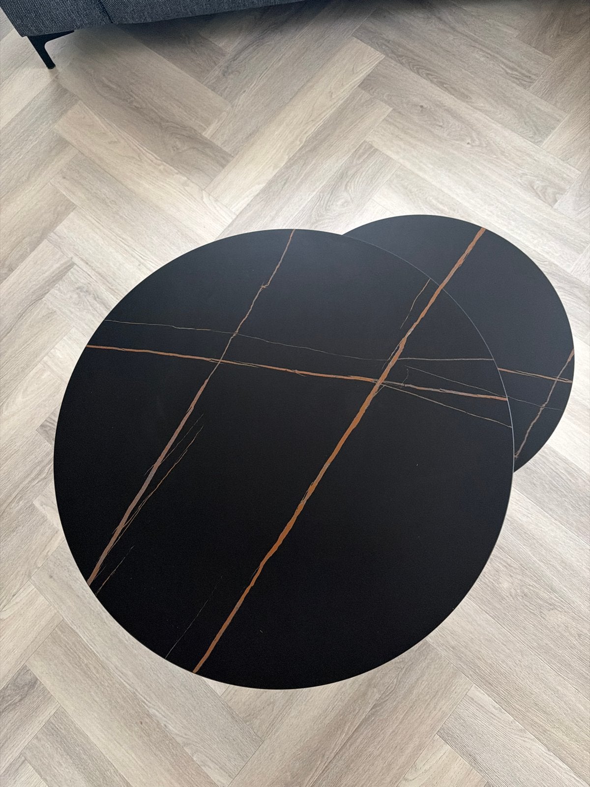 Foto 7 van Set van 2 ronde salontafels - marmerlook zwart/goud