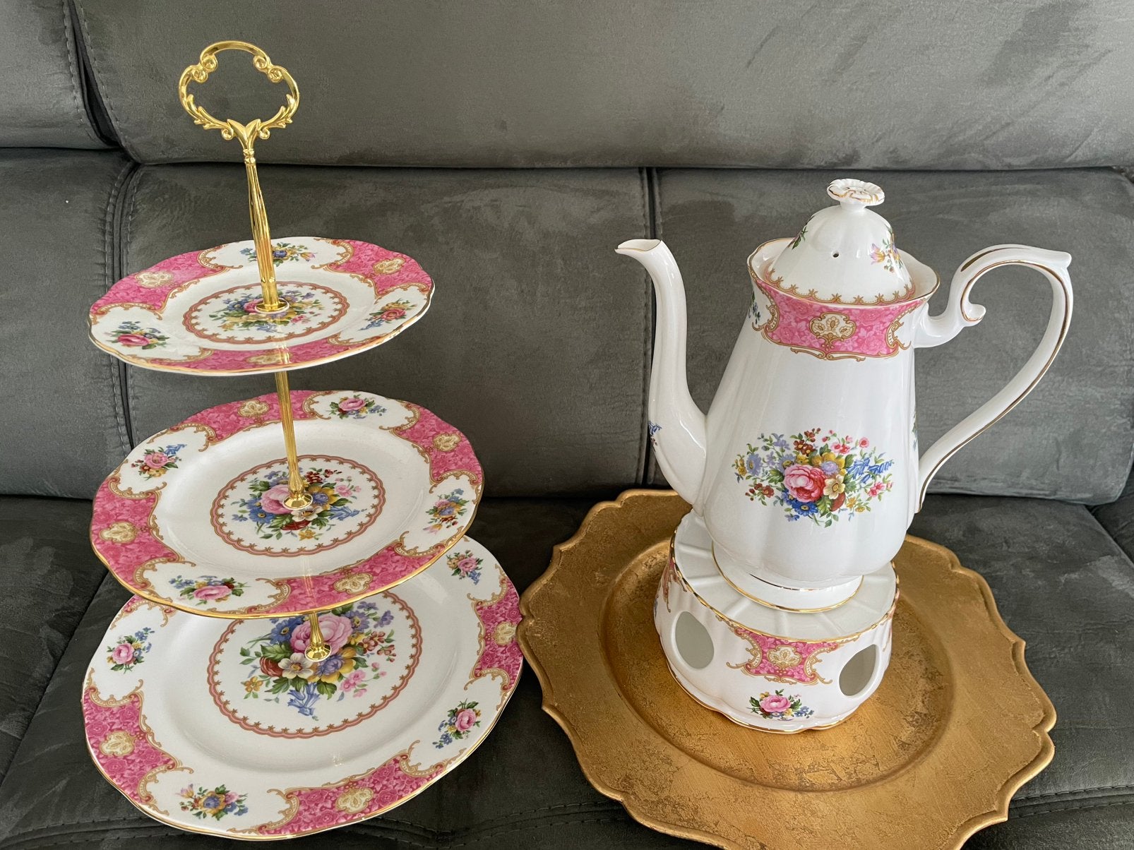 Royal Albert LADY CARLYLE, Ophalen, Zo goed als nieuw, Porselein, Kop en/of schotel