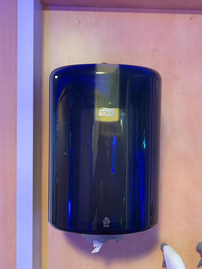 Papier dispenser (Tork, 2x), Ophalen