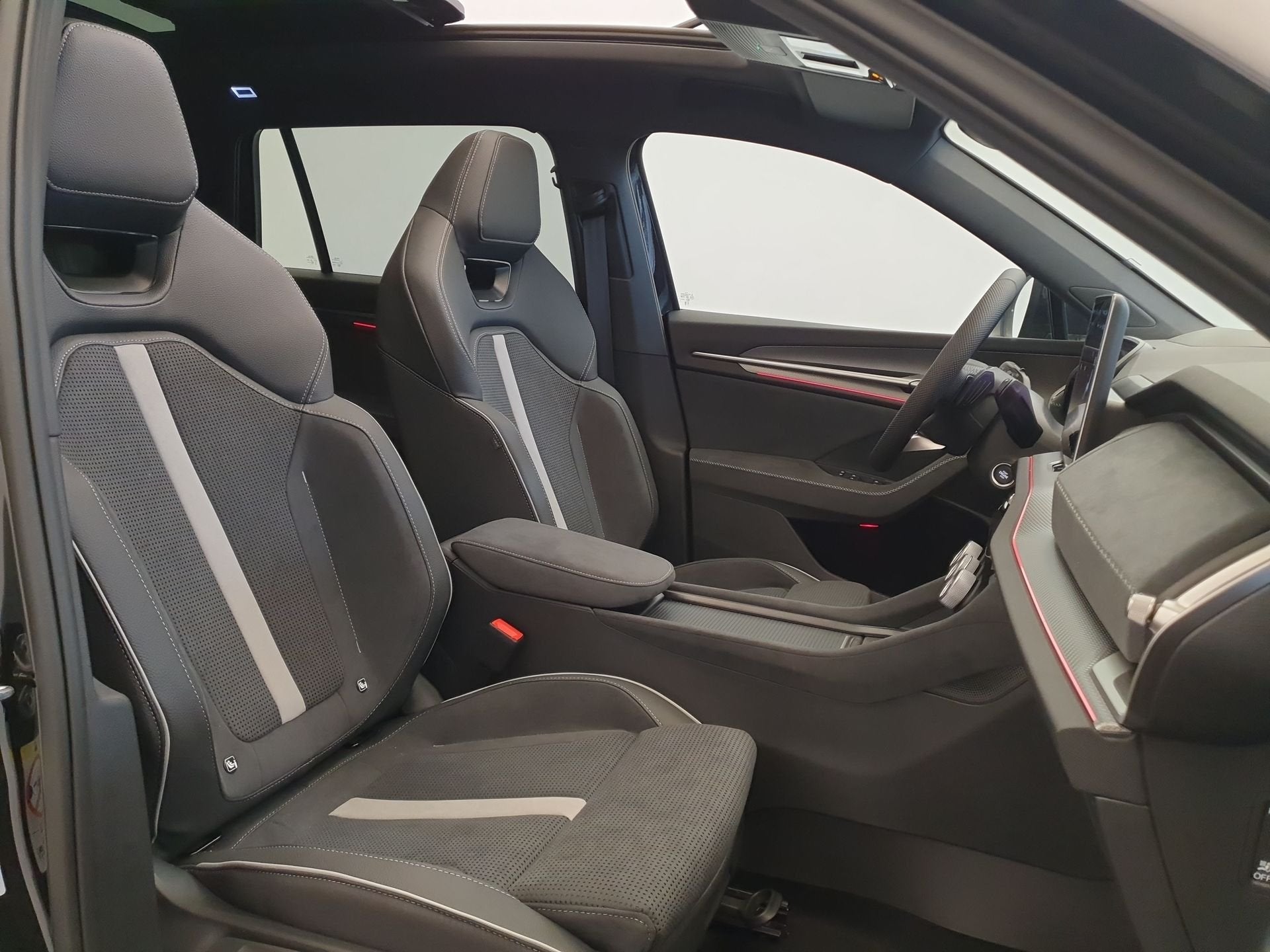 Skoda Kodiaq 1.5 TSI PHEV DSG/AUT 204pk Sportline Business W, Auto's, Zwart, 4 cilinders, Alcantara, Zwart