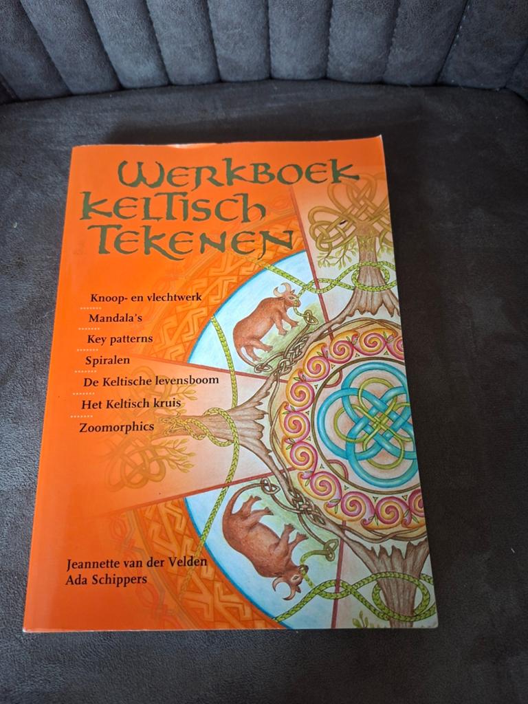 Werkboek Keltisch Tekenen - Jeannette van der Velden, Ophalen of Verzenden, Gebruikt, Boek of Gids