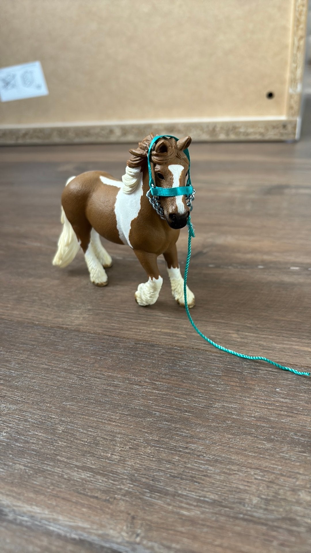 Schleich paard met halster, Ophalen of Verzenden, Zo goed als nieuw