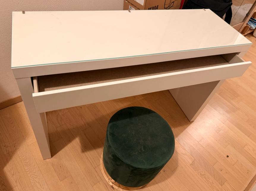 IKEA Malm Dressing Table, Huis en Inrichting, Tafels | Kaptafels, Ophalen, 100 tot 150 cm, Zo goed als nieuw, Minder dan 100 cm