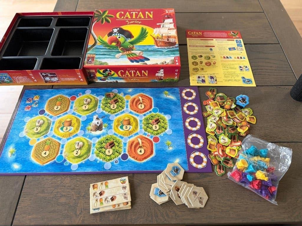 Catan Junior, Ophalen of Verzenden, Zo goed als nieuw, 999 Games