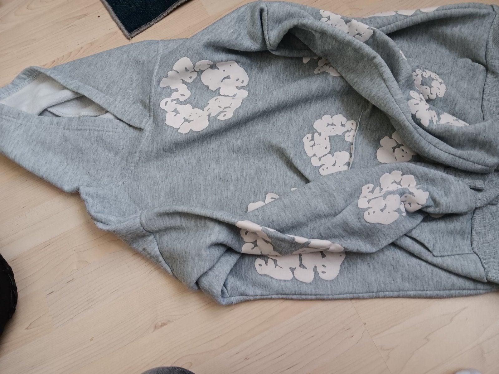 Grijze hoodie met print - Zo goed als nieuw, Kleding | Dames, Truien en Vesten, Maat 38/40 (M), Ophalen of Verzenden, Zo goed als nieuw