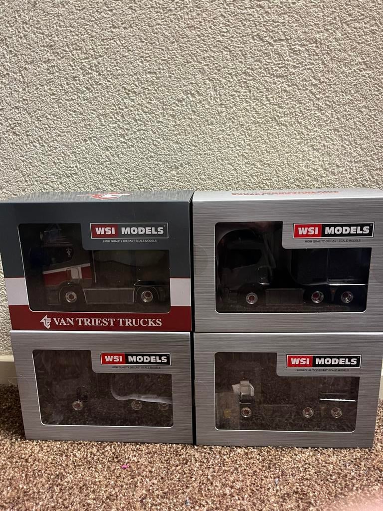 4x Scania van van Triest Trucks Hoogeveen 1.50 Wsi!!, Hobby en Vrije tijd, Modelauto's | 1:50, Ophalen of Verzenden, Nieuw, Bus of Vrachtwagen