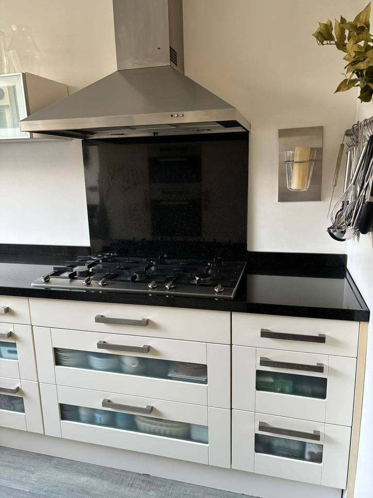 Complete U-vormige Grando keuken met granieten aanrechtblad, Ophalen, Gebruikt, Graniet of Steen, Hoekkeuken
