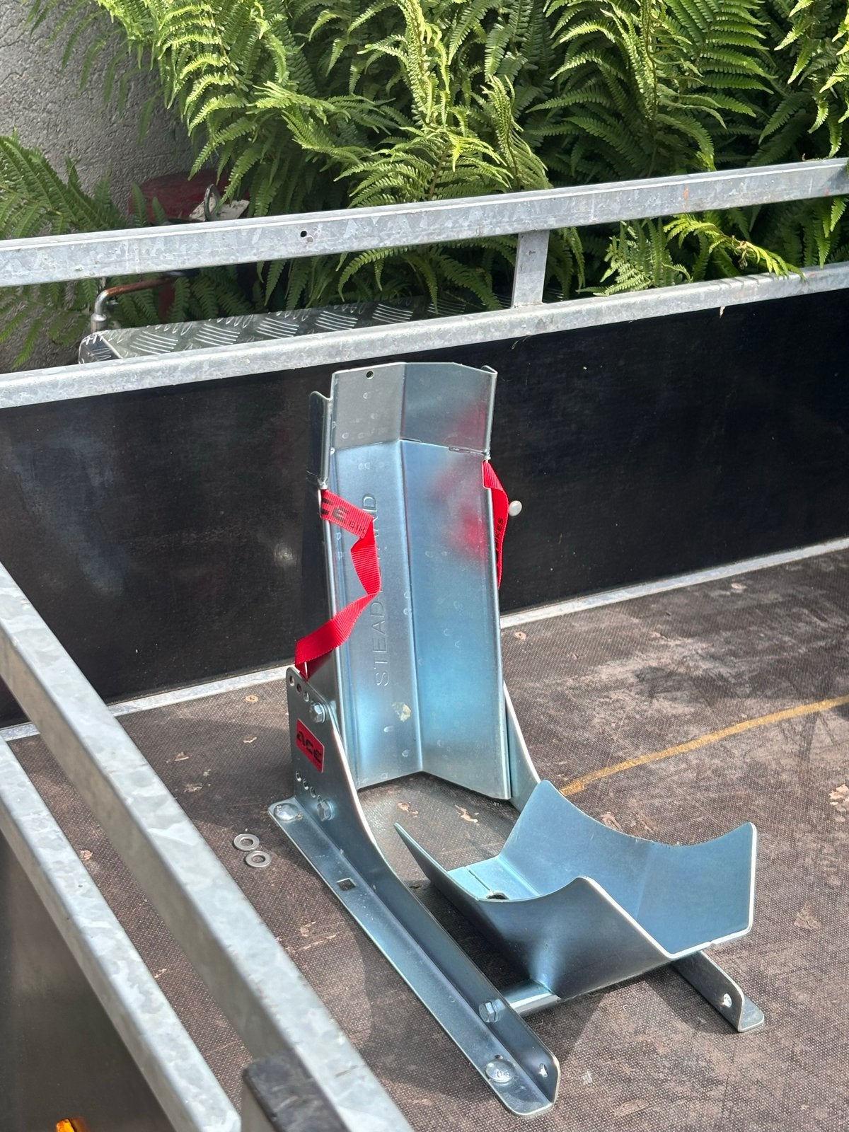 Steadystand motorfiets wielklem / motorsteun, Ophalen, Gebruikt