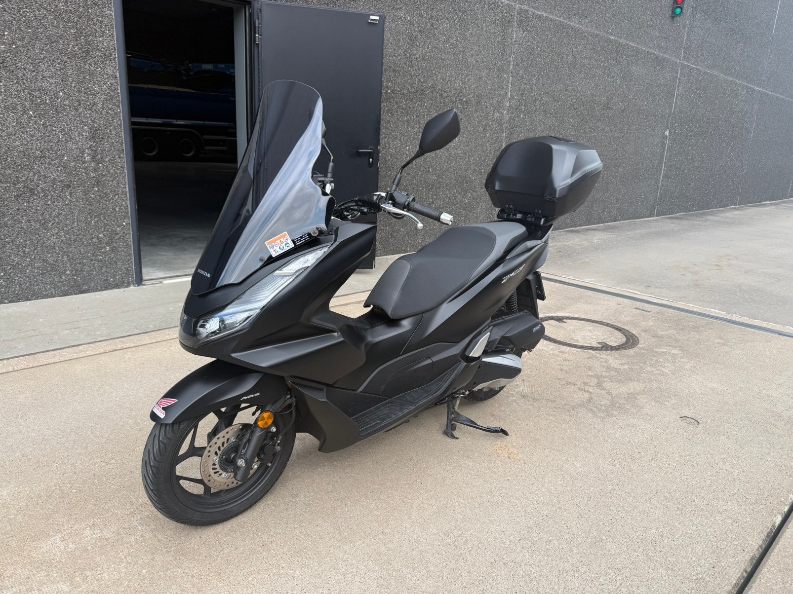 Honda PCX 125 2021 | Als nieuw | Topkoffer | Hoog windscherm, Motoren, Motoren | Honda, Scooter, Occasion, Particulier, 125 cc