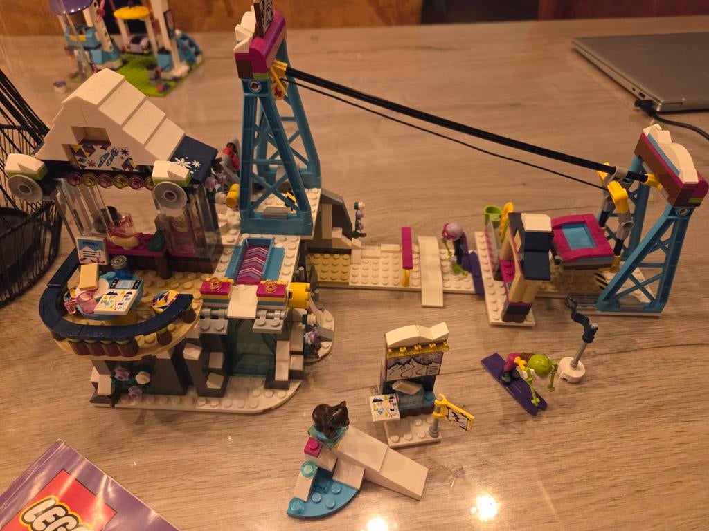 Lego Friends 41324 Ski Resort Lift, Kinderen en Baby's, Speelgoed | Duplo en Lego, Ophalen of Verzenden, Gebruikt, Complete set
