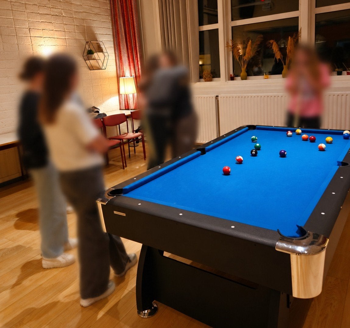 Mooie zware pooltafel met complete set accessoires, Ophalen, Zo goed als nieuw, Pooltafel