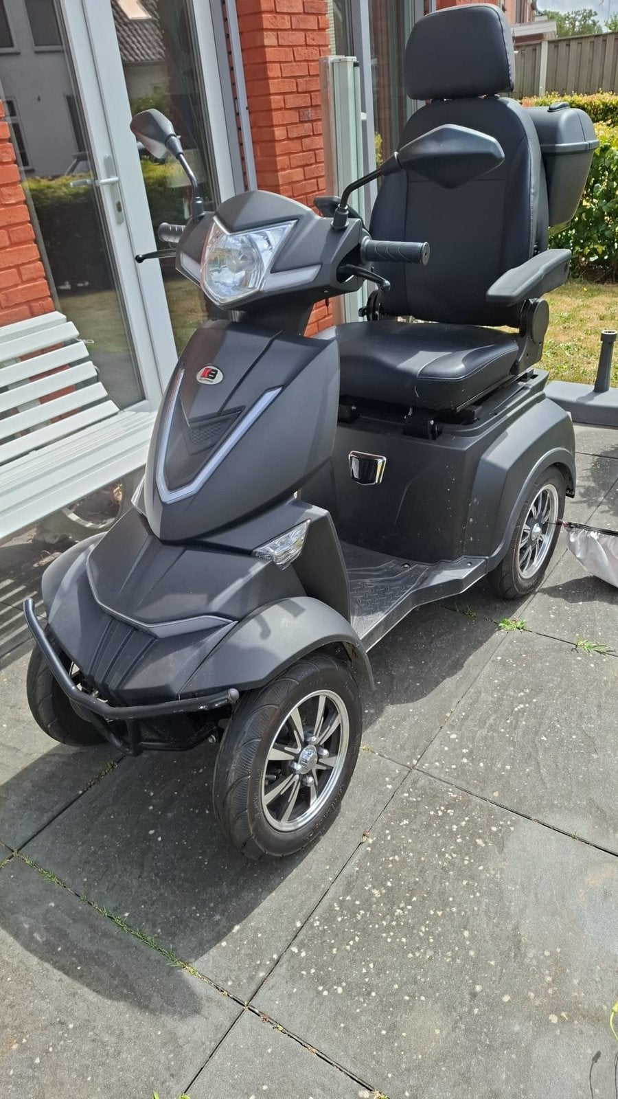 Scootmobiel incl. Garantie (model Killerbee move SF1000), Zo goed als nieuw, 16 km/u of meer, 46 km of meer, Ophalen