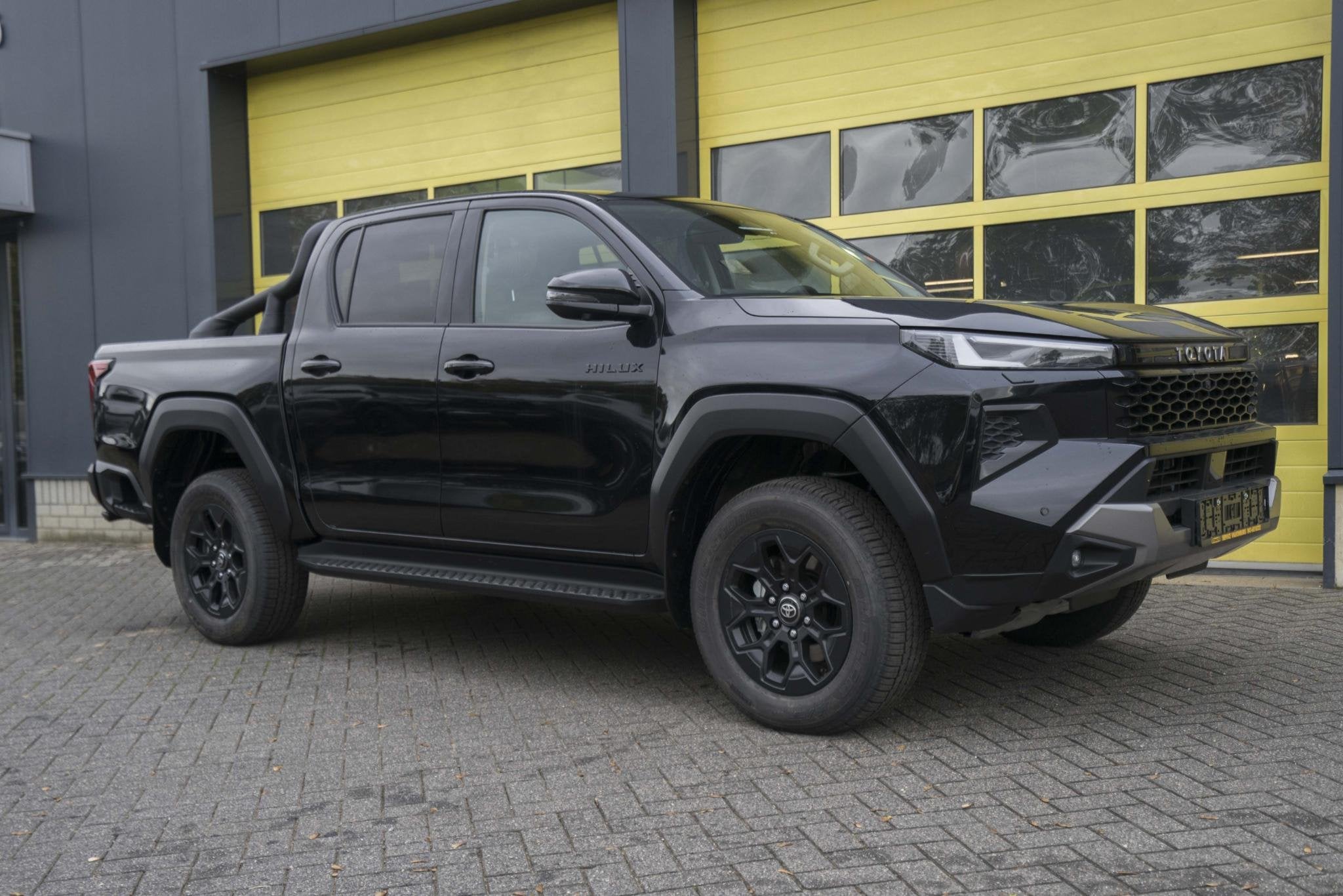 Toyota HiLux 2.8 D-4D Hybrid Invincible JBL Full Options, Auto's, Automaat, Euro 6, 4 cilinders, Diesel