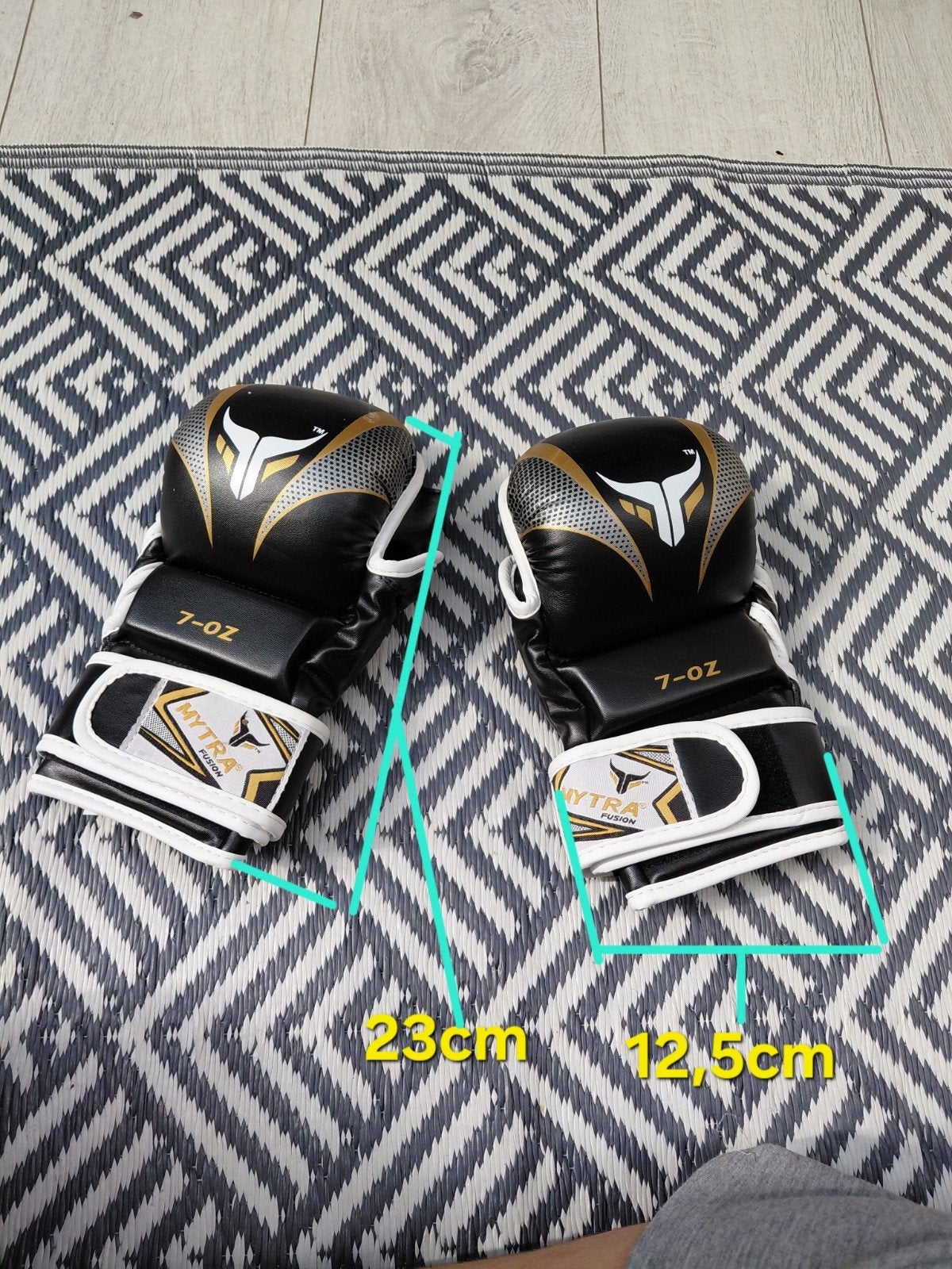 MyTRA Fusion MMA Handschoenen 7-OZ Zwart/Goud, Sport en Fitness, Vechtsporten en Zelfverdediging, Zo goed als nieuw, Overige, Vechtsportmateriaal
