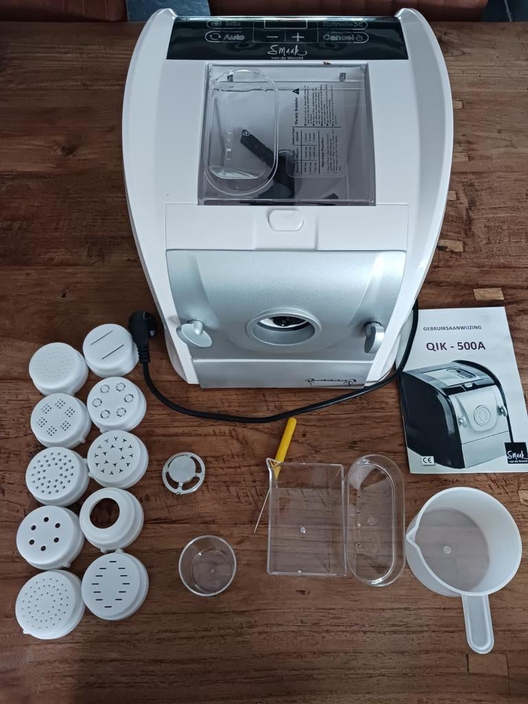 Elektrische pastamachine - Slechts 1 keer gebruikt!, Witgoed en Apparatuur, Keukenmixers, Minder dan 1 liter, Ophalen of Verzenden