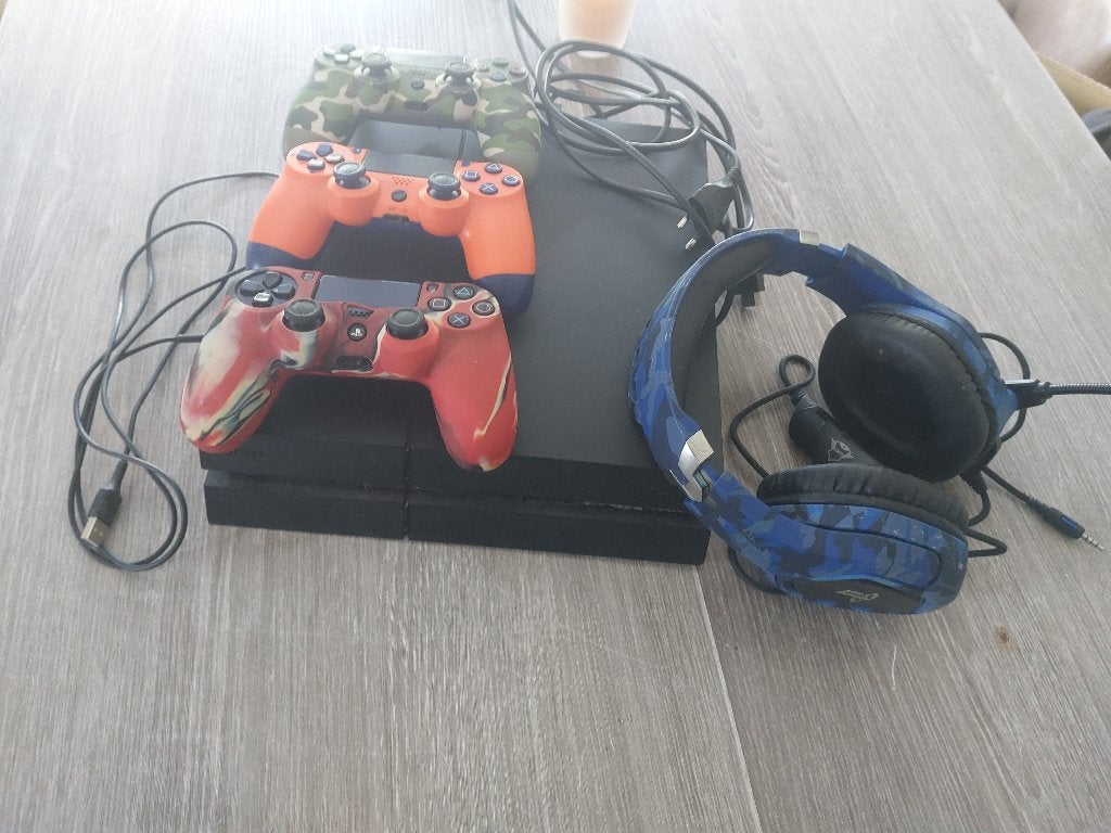 Playstation 4, Ophalen, Gebruikt, Met 3 controllers of meer, Slim
