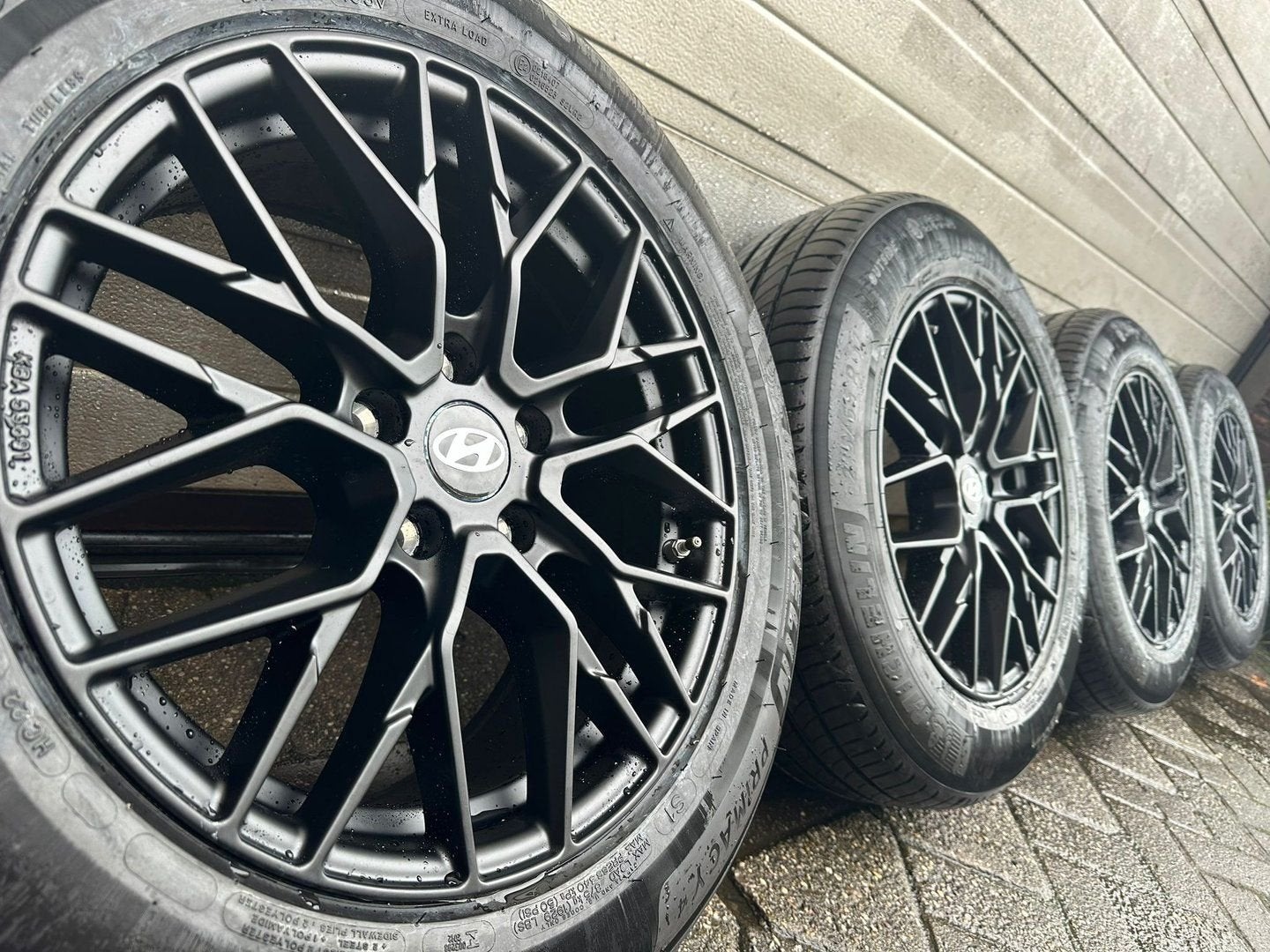 Foto 8 van 17 inch Toyota RAV4 PHEV Miria Renault Koleos Kia EV6 velgen