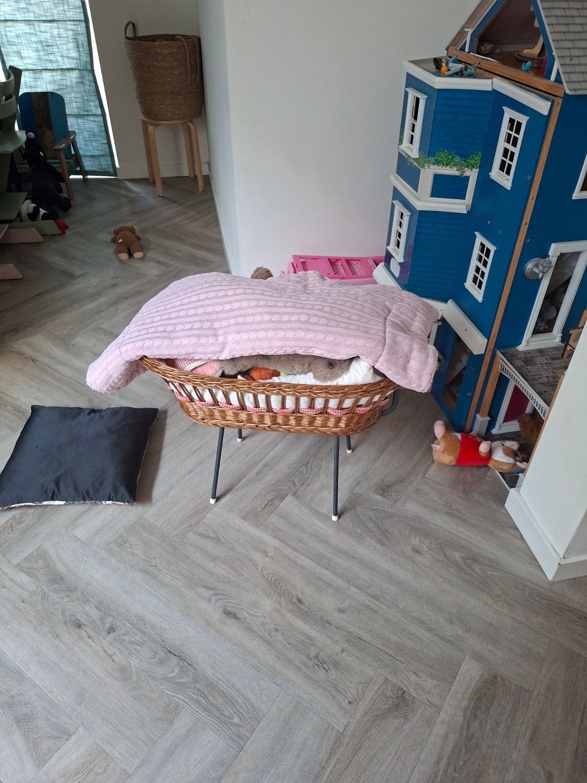 Rotan wiegje met standaard, Kinderen en Baby's, Babywiegjes en Ledikanten, Ophalen of Verzenden, Gebruikt, Wieg