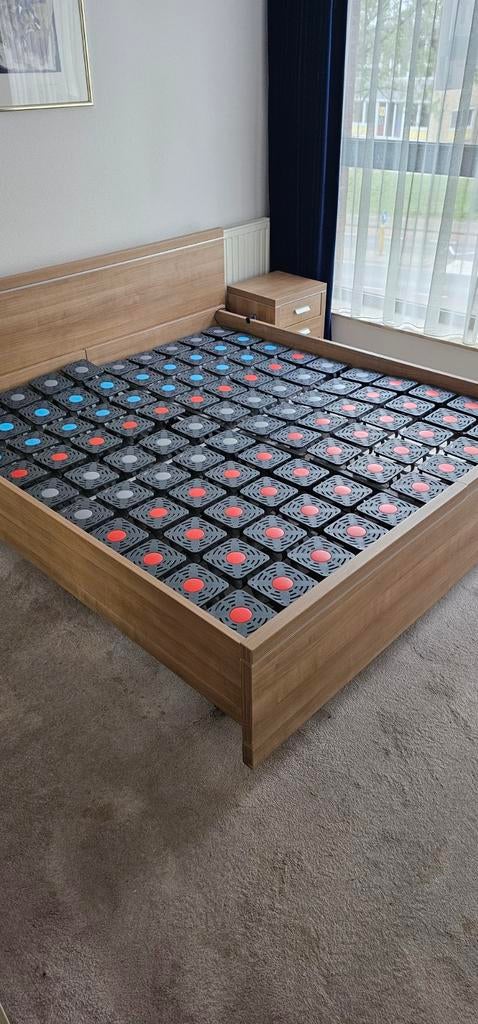 2 persoons bed 196x200 met schotel bedbodems, Ophalen, 90 cm, Beige, Tweepersoons