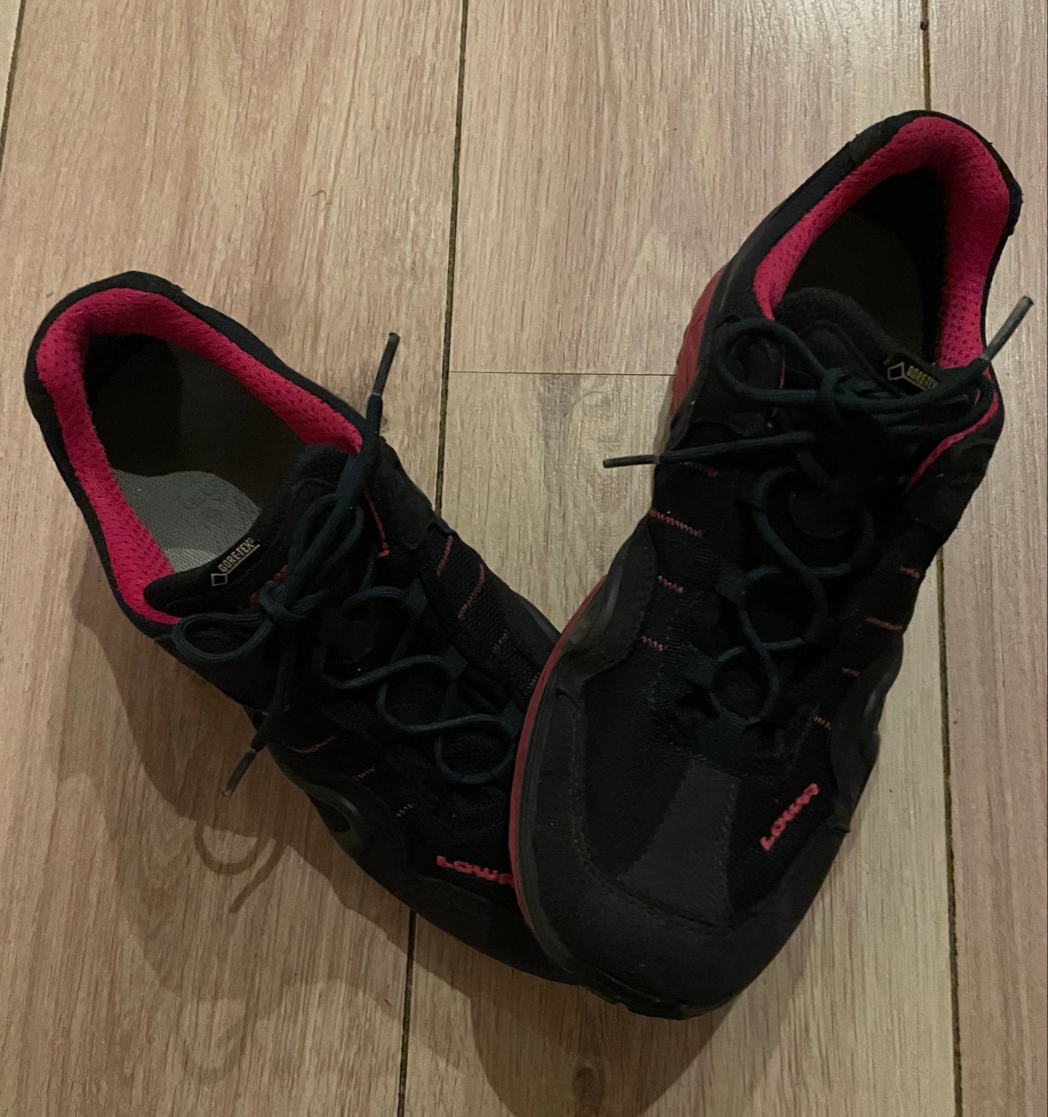 Lowa Gordon GTX low maat 40 blauw/roze, Ophalen of Verzenden, Zo goed als nieuw, Schoenen