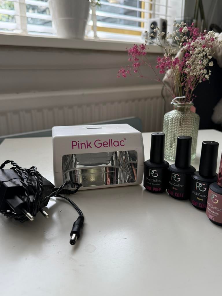 Pink Gellac led lamp & gel polish, Ophalen of Verzenden, Zo goed als nieuw, Roze, Handen en Nagels