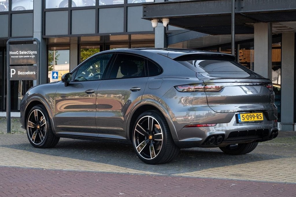 Porsche Cayenne Coupé 3.0 E-Hybrid SportDesign (bj 2022), Auto's, Porsche, Automaat, Cayenne, Gebruikt, 2995 cc