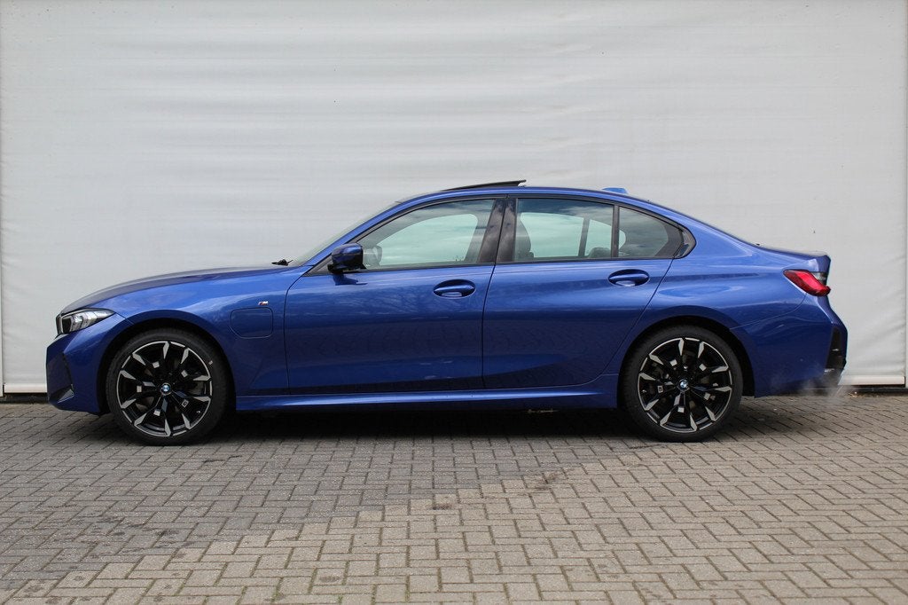 BMW 3 Serie 330e M Sport Automaat / Schuif-kanteldak / Trekh, Automaat, 1998 cc, Achterwielaandrijving, Gebruikt