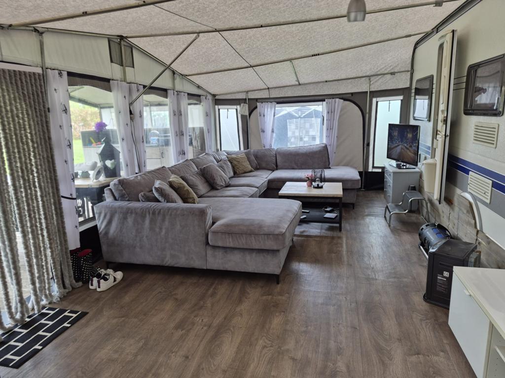 Hobby  560 compleet op Camping de Rietschoof Aalst, Caravans en Kamperen, Meer dan 6