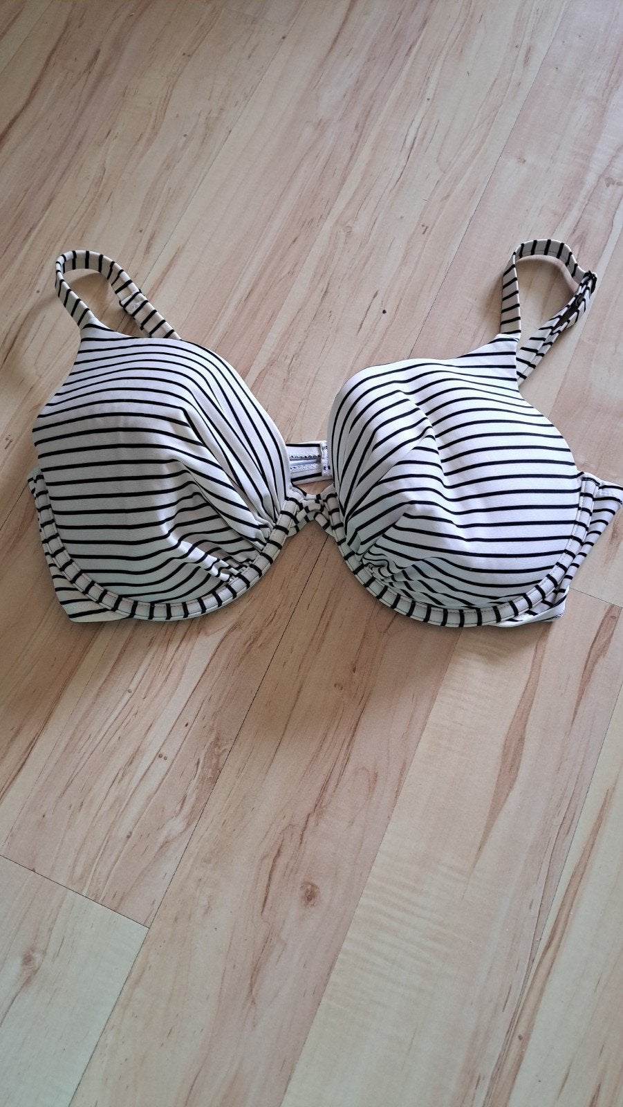 Bikini bovenstukje maat 85D, Kleding | Dames, Badmode en Zwemkleding, Ophalen of Verzenden, Zo goed als nieuw, Bikini