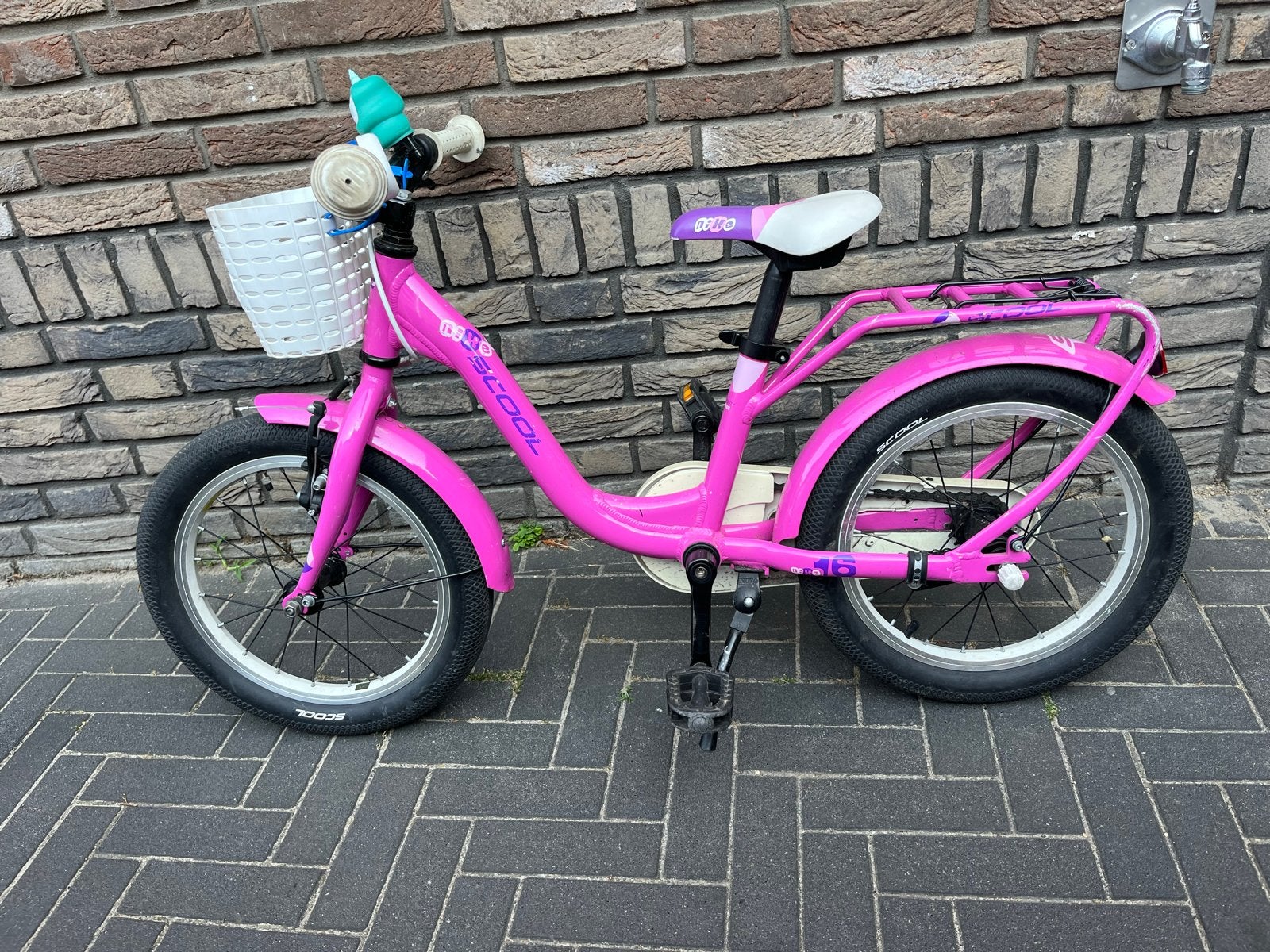 Kinderfiets Scool Nixe - Roze met mandje, Ophalen, Gebruikt, Terugtraprem, 16 tot 20 inch