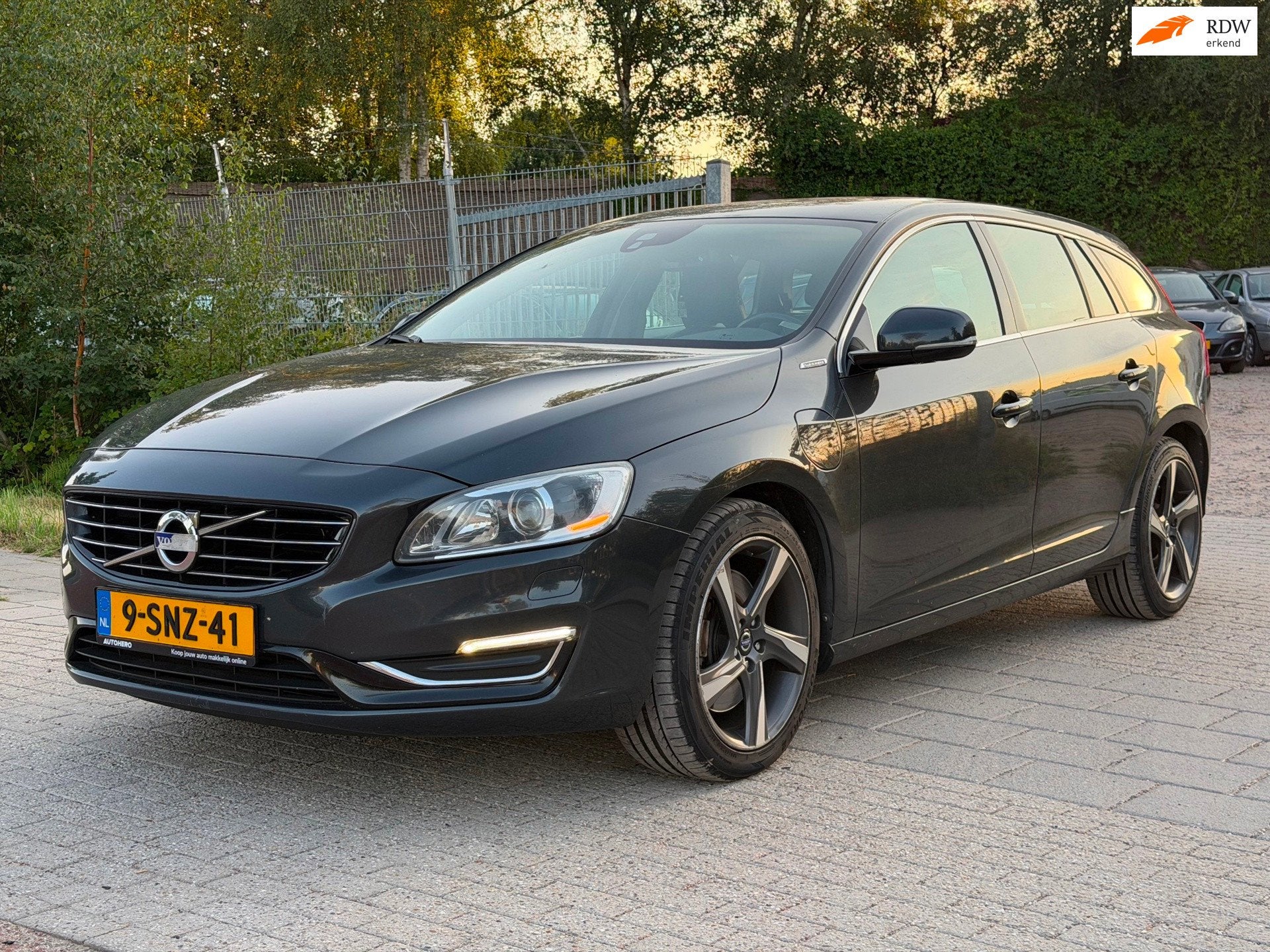 Volvo V60 2.4 D6 AWD Plug-In Hybrid Summum AUTOMAAT AIRCO, Auto's, Volvo, Automaat, Vierwielaandrijving, 11 kWh, Automatische klimaatregeling