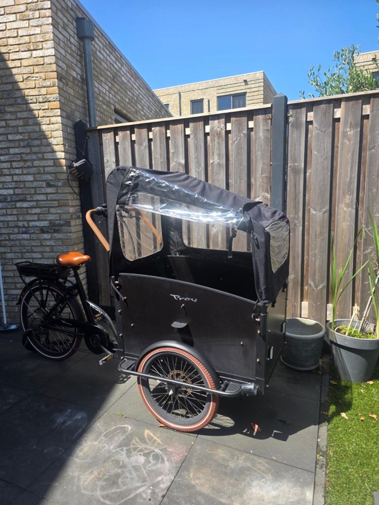 Troy elektrische bakfiets met huif, extra slot en hoes, Ophalen, 4 kinderen of meer, Huif
