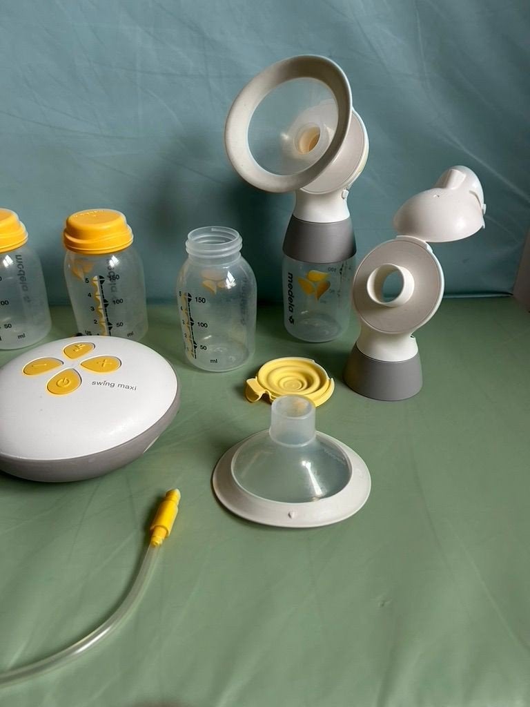 Medela Swing Maxi Dubbele Borstkolf met Flessen, Medela, Borstkolf, Ophalen of Verzenden, Gebruikt