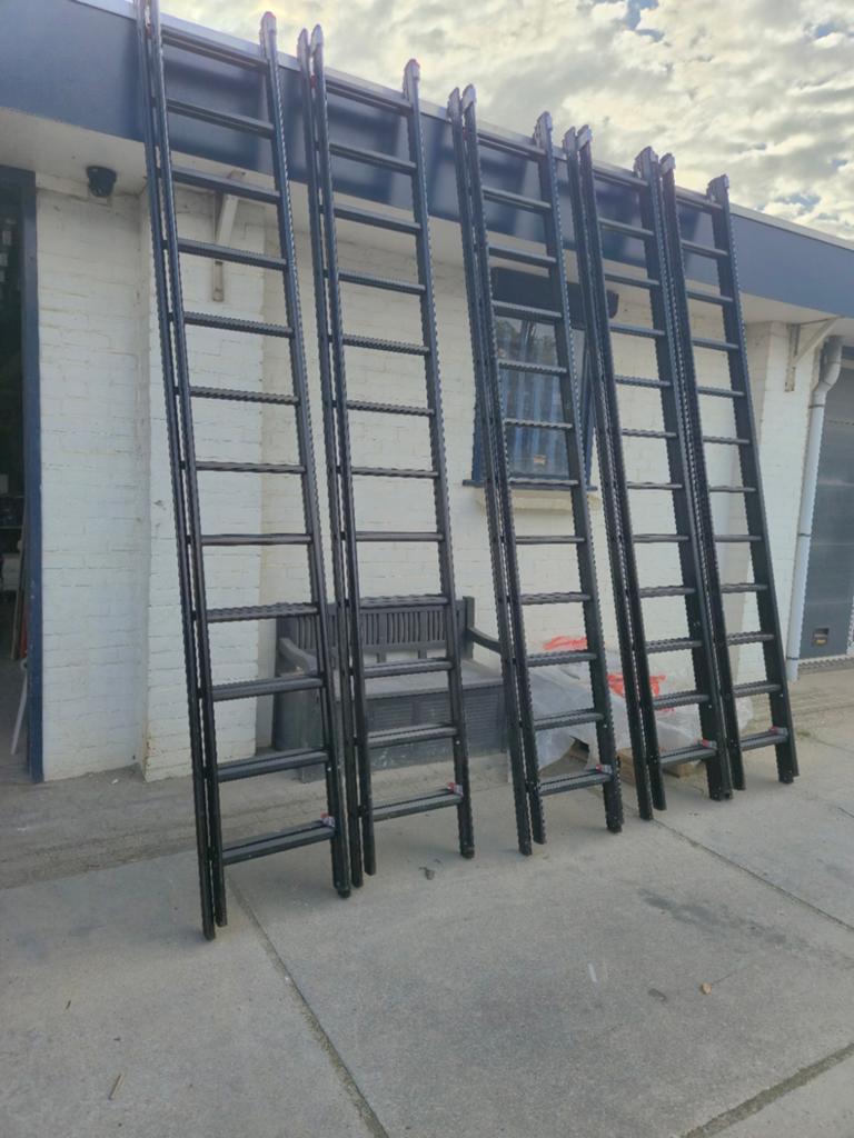 Altrex ladders, Doe-het-zelf en Verbouw, Ladders en Trappen, Ophalen of Verzenden, Zo goed als nieuw, 4 meter of meer