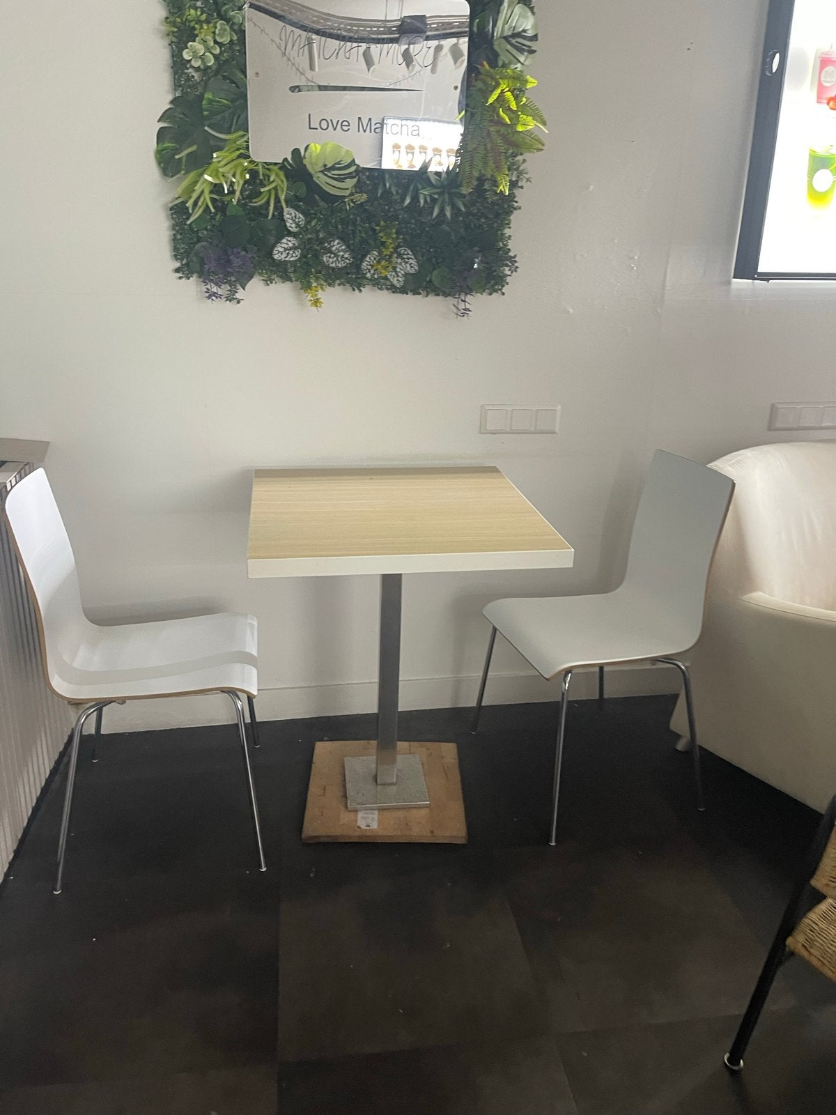 11 tafels en 16 stoelen voor horeca, zeer goede staat, Wit, Ophalen of Verzenden, Zo goed als nieuw, Vijf, Zes of meer stoelen