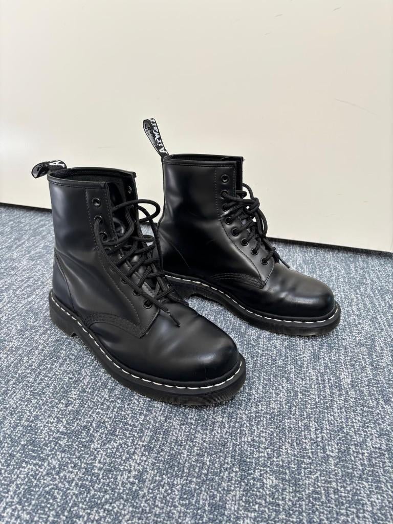 Dr. Martens 1460 witte stikstels NIEUW - maat 40, Kleding | Dames, Schoenen, Zwart, Overige typen, Nieuw, Ophalen of Verzenden