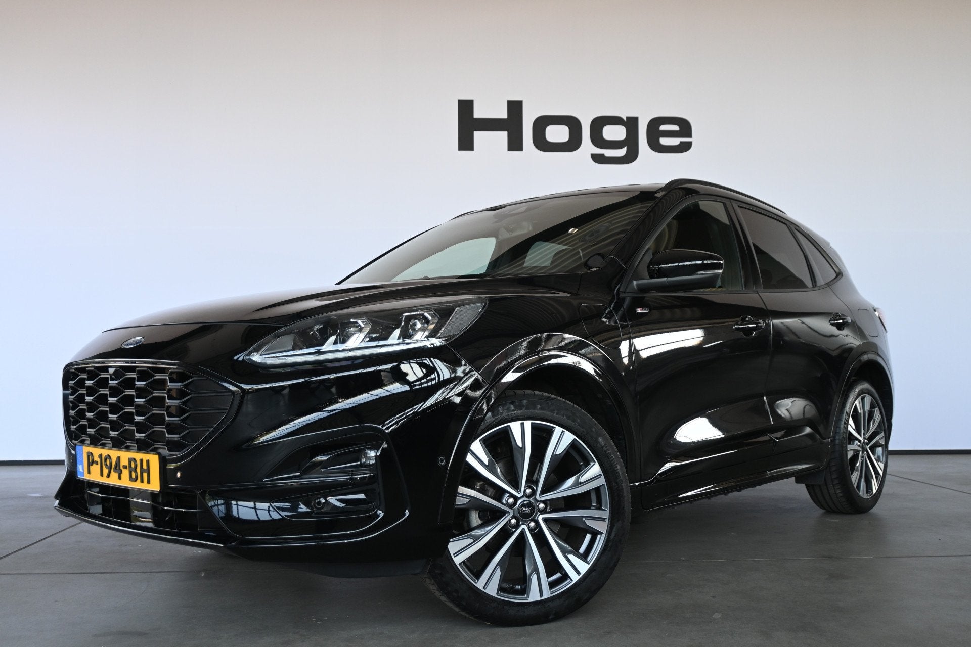 Ford Kuga 2.5 PHEV Vignale Automaat Navigatie Stoelverwarmin, Gebruikt, 4 cilinders, Met garantie (alle), Leder en Stof
