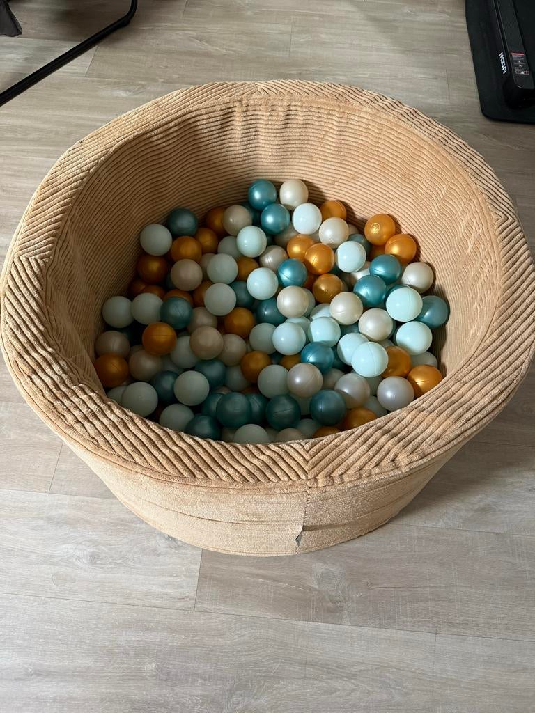 Mooie Moje ballenbak met ballen, Ophalen, Zo goed als nieuw, Jongen of Meisje