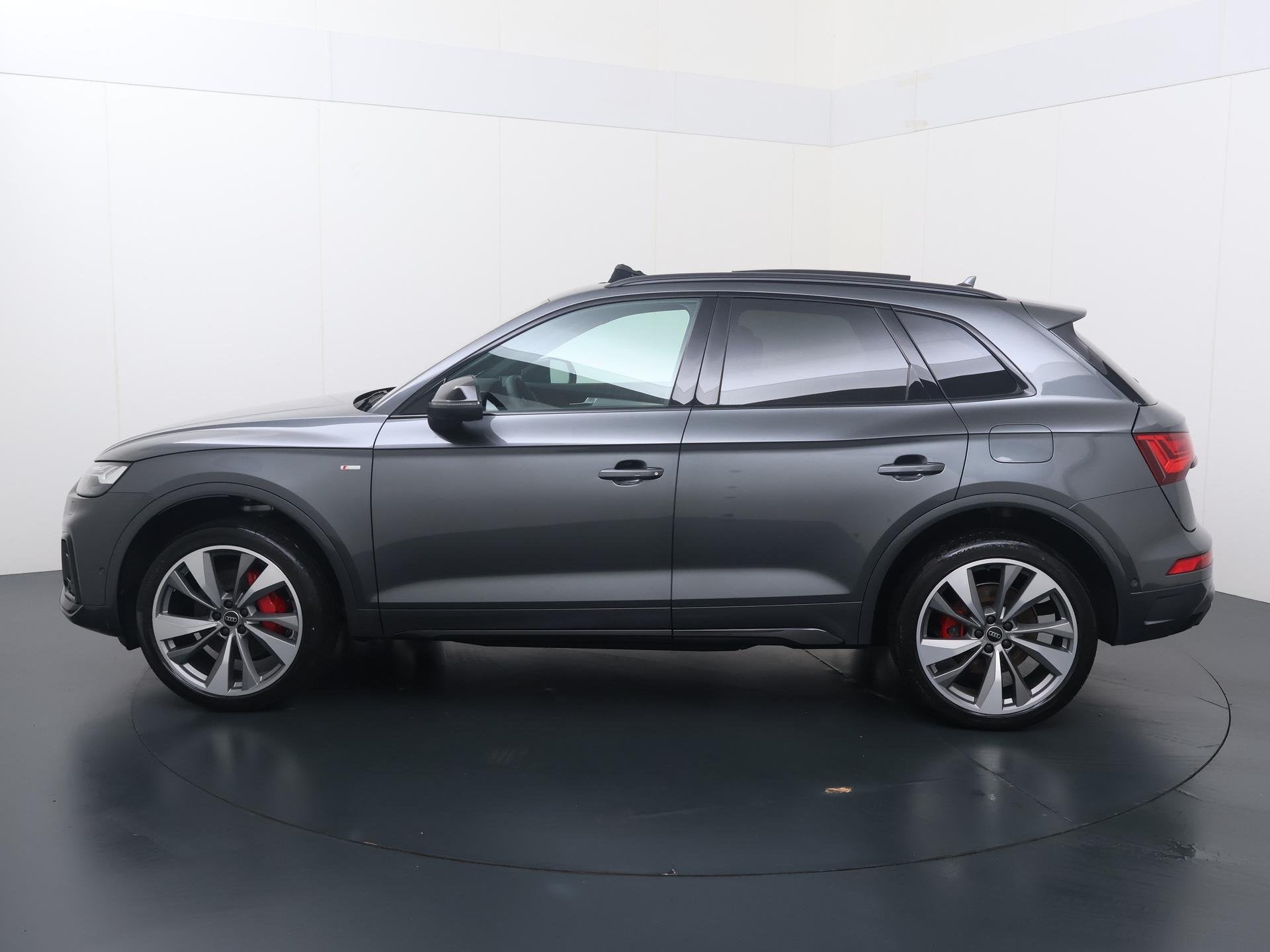 Audi Q5 55 TFSI e S edition Competition | 367 PK | SoH 100%, Auto's, 14 kWh, Gebruikt, 4 cilinders, Bedrijf