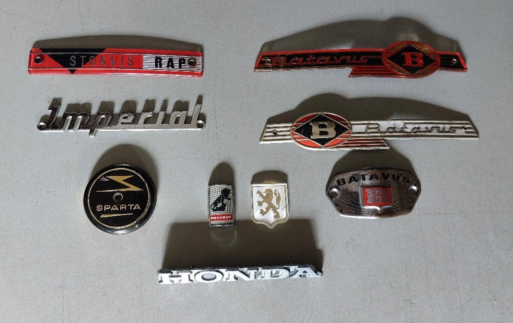 Emblemen - BATAVUS, RAP STOKVIS, PEUGEOT, SPARTA, HONDA, Fietsen en Brommers, Ophalen of Verzenden, Gebruikt, Overige typen, Overige merken