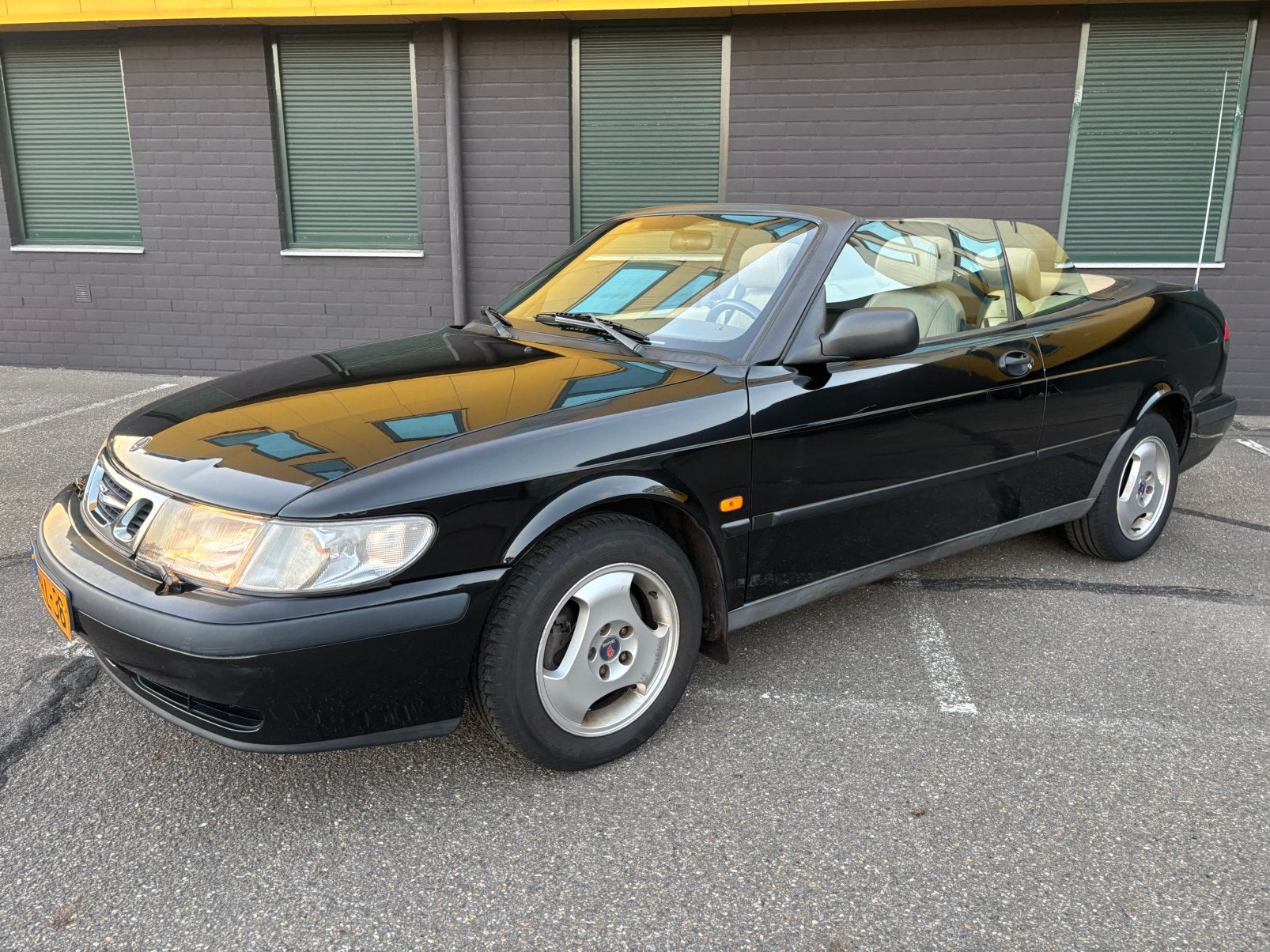 Te Koop Saab 9.3 Cabriolet 2.0, Auto's, Voorwielaandrijving, Beige, 4 cilinders, Cabriolet